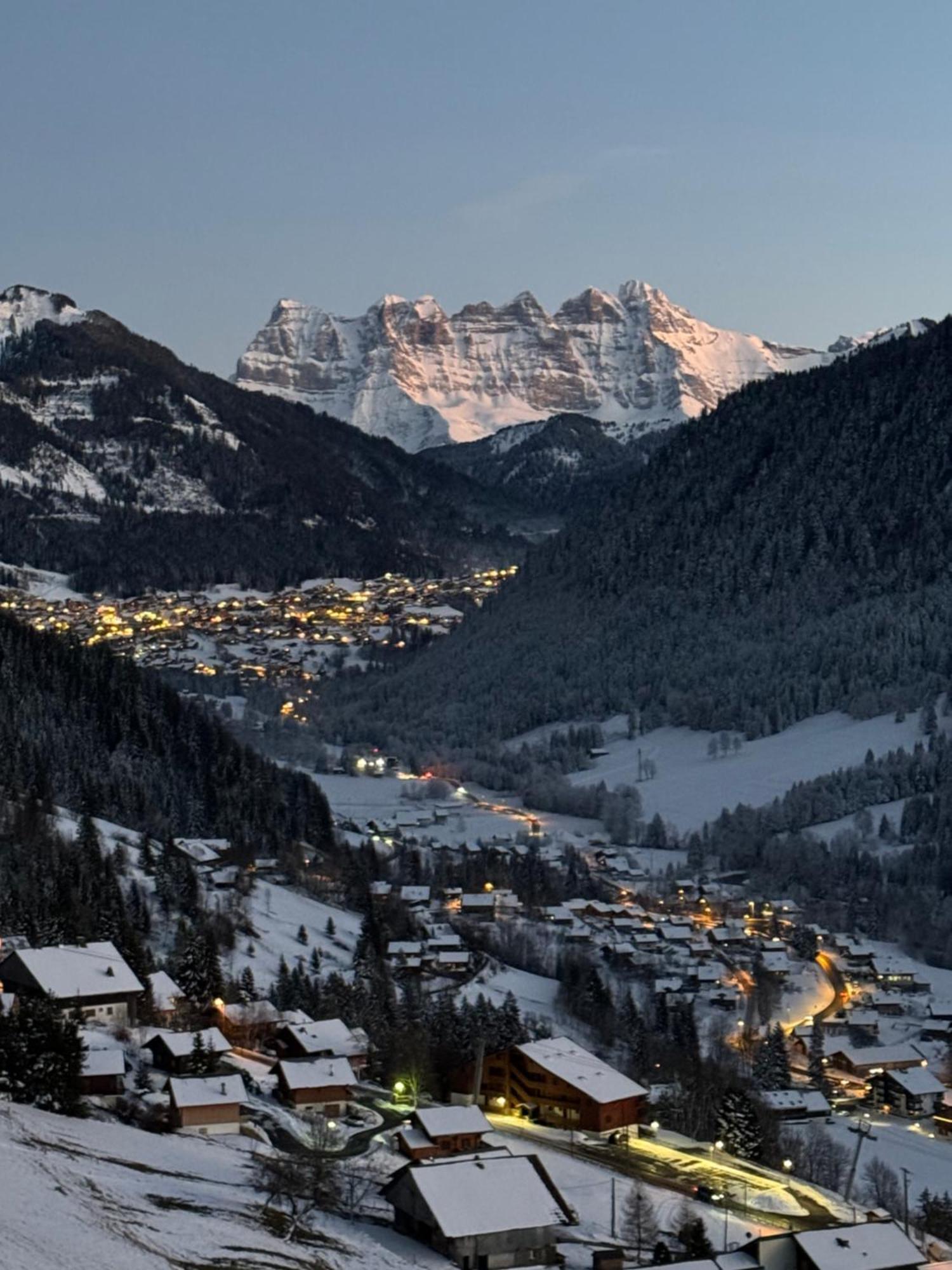 Charming, Cosy Chalet Nestled In A Breathtaking Surrounding With Spectacular, Stunning Mountain Views Abondance Exterior foto